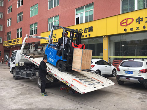 廈門電動叉車公司，銷售比亞迪電動叉車2.5噸一臺